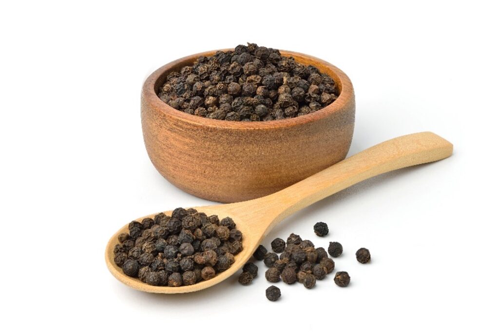 Black pepper in tea