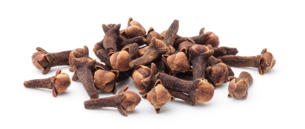 Use cloves in tea for winter chills